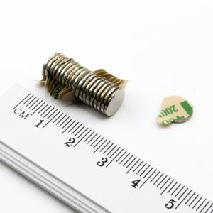Cilindru magnet neodim 8x0,75 mm cu autocolant - N38
