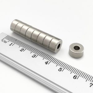 Inel cu magnet de neodim 10-4x5 mm - N38