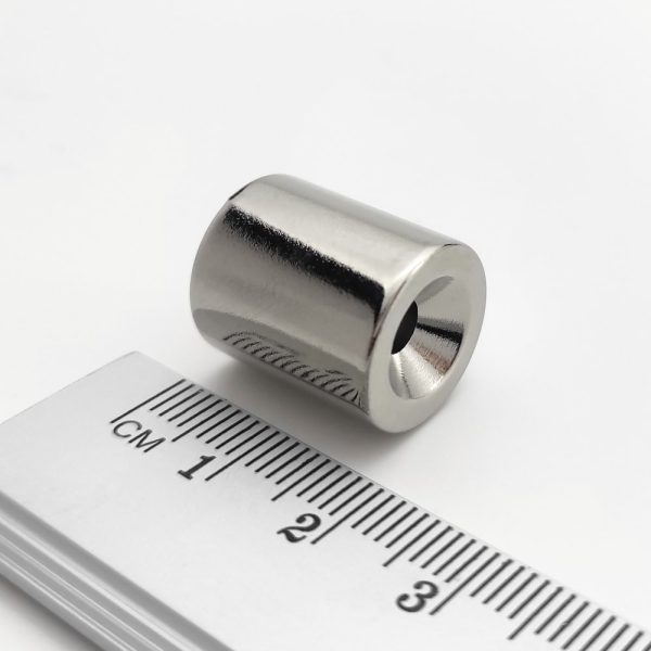 Magnet neodim cilindru 15-4,3 / 9,5x17,5 mm (magnetizare diametrală) - N52