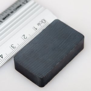 Magnet bloc ferită 40x25x10 mm - Y30BH
