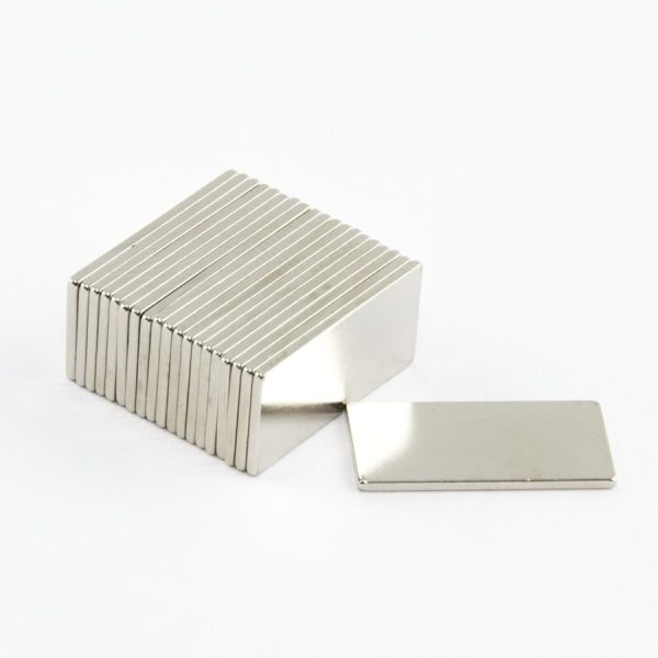 Magnet neodim bloc 20x10x1 mm - N38