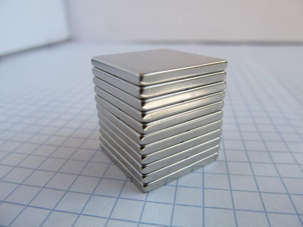 Magnet bloc neodim 20x20x2 mm - N38