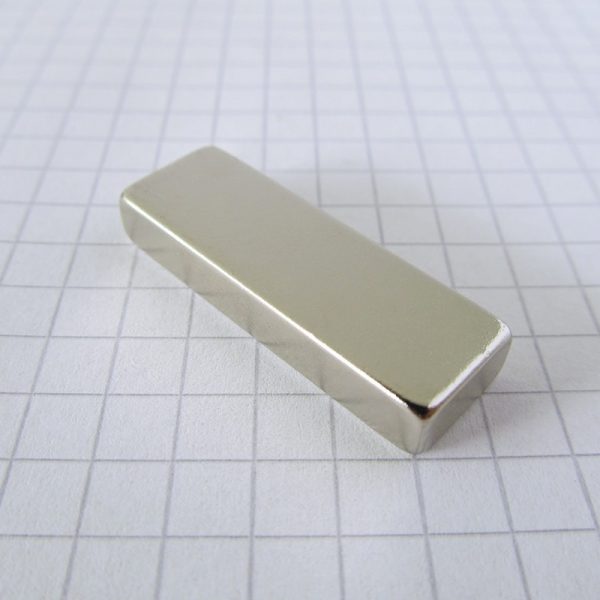 Magnet bloc neodim 30x10x5 mm - N38