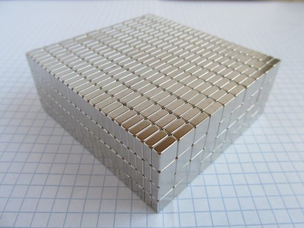 Magnet neodim bloc 7x7x3 mm - N38