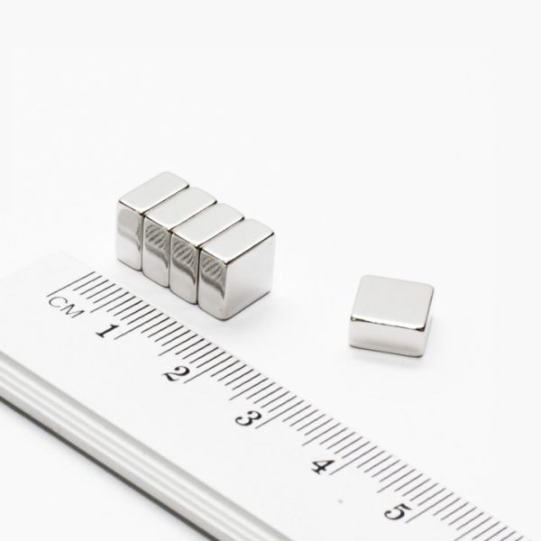 Magnet bloc neodim 8x8x4 mm - N38