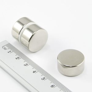 Magnet cilindric neodim 20x10 mm - N38