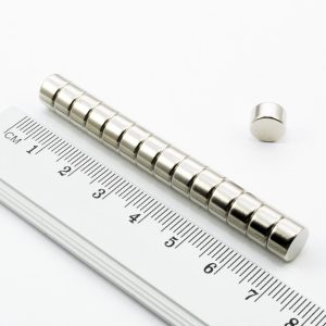 Magnet cilindric neodim 8x3 mm - N38