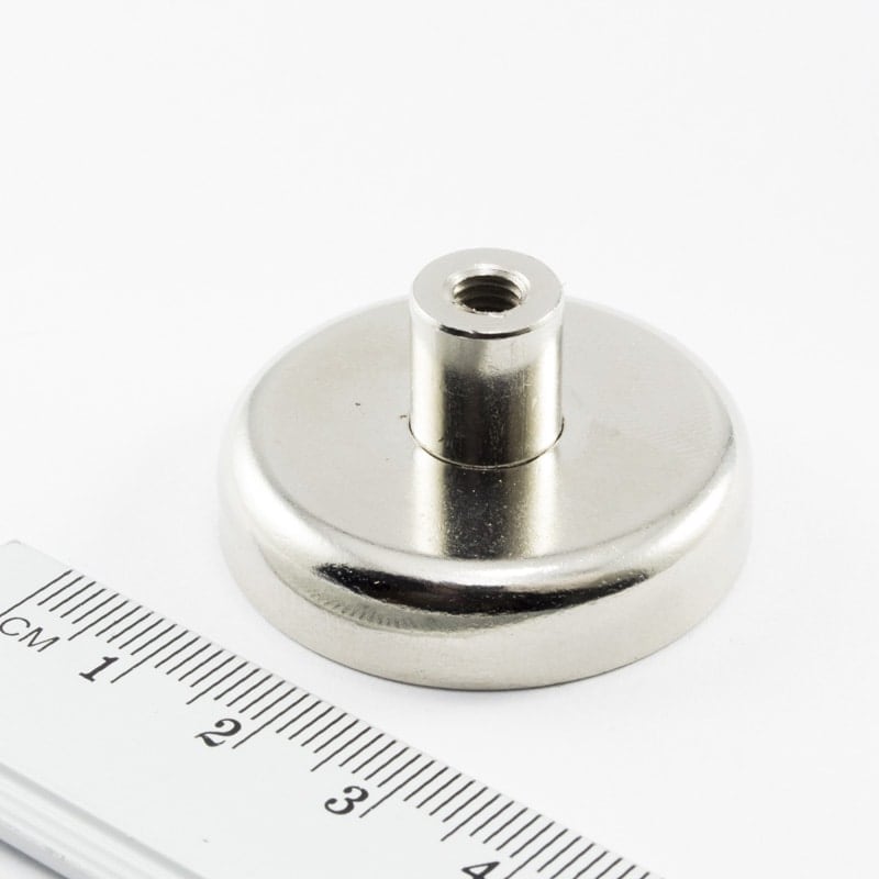 Magnet în carcasă cu gât filetat la interior 36×8 mm