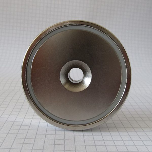 Magnet cu orificiu pentru șurub 60x15 mm