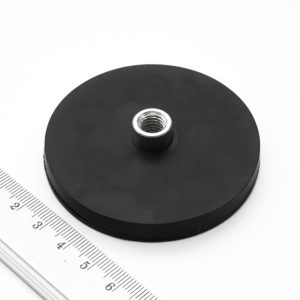 Magnet oală cu mufă cu șurub 66x8,5 mm acoperit cu cauciuc
