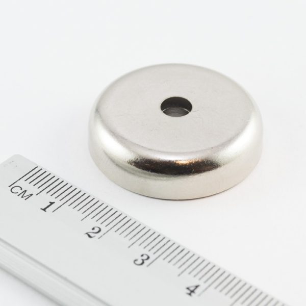Magnet oală cu orificiu pentru șurub 32x8 mm