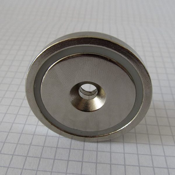 Magnet oală cu orificiu pentru șurub 48x11,5 mm