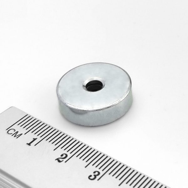 Magnet în carcasă cu orificiu pentru șurub 20x6 mm (SmCo)