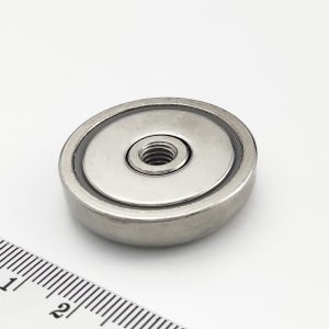 Magnet oală cu fir prin întregul magnet de 32x8 mm