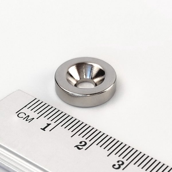 Magnet neodim cilindru 15x4 mm cu orificiu M4 (polul nord pe partea cu adâncitură) - N38