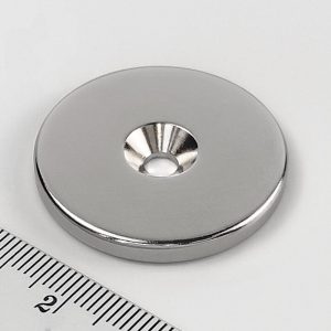 Cilindru magnet de neodim 34x4 mm cu gaura M4 (polul nord pe partea cu gol) - N38
