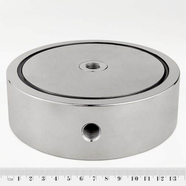 Magnet în carcasă cu filet prin întregul magnet 135x40 mm cu două fețe