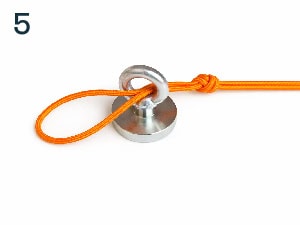 Cum legăm un nod de un magnet?